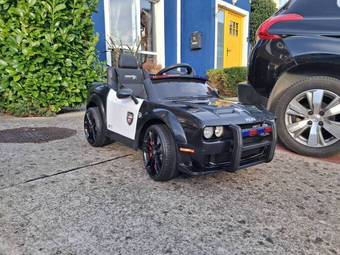 12v Official Dodge Challenger Ride On Police Car Excellent Condition