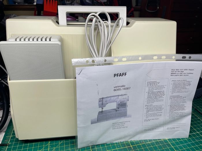 PFAFF Varimatic 6085 Sewing Machine - Just Serviced - Like New!