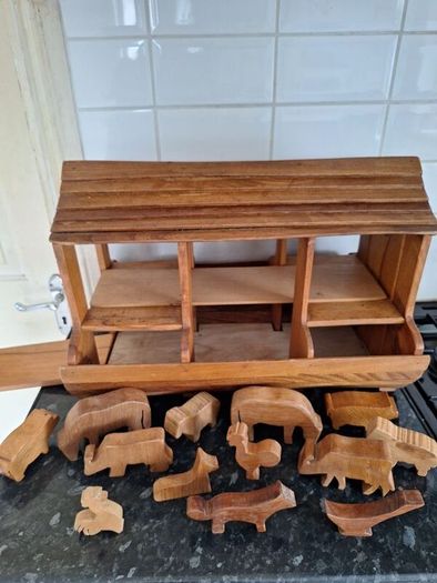 Lovely vintage wooden Noahs ark