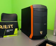 PC Gaming/Office Computer Akoya i7, GTX 1650, 16GB ram