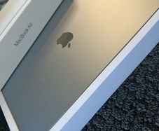 Apple Macbook Air M4 15"  512GB As new Silver