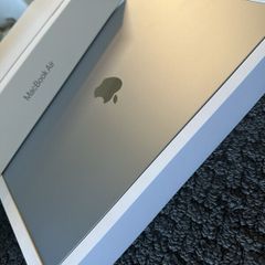 Apple Macbook Air M4 15"  512GB As new Silver