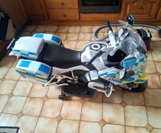 Ride on police bike