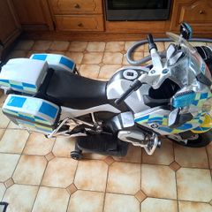 Ride on police bike