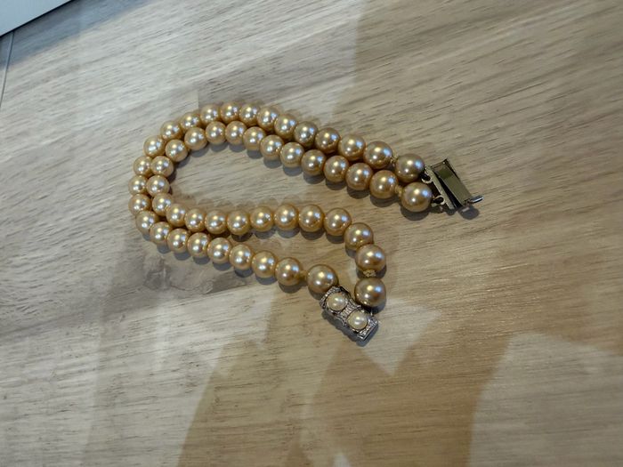 Pearl necklace and bracelet