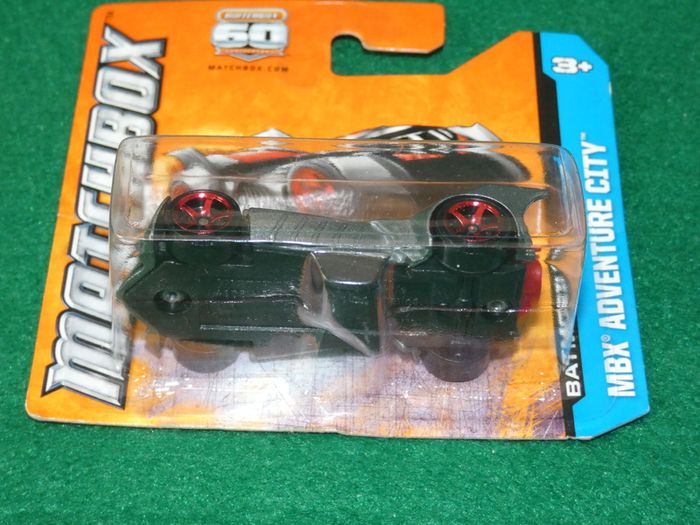 Matchbox Batmobile 2012 60th Anniversary Mbx Adventure City