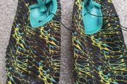 NEW.kids swim shoes.size 33/1