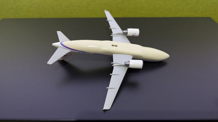 Eurowings 1:200 scale model airplane, Airbus A319 aircraft in old colors, made by Wooster, NEW