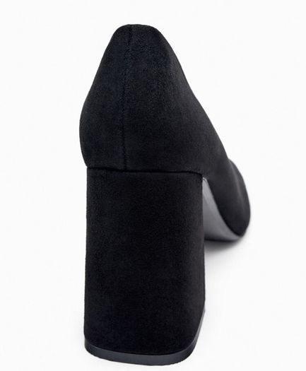 Leather heel shoes