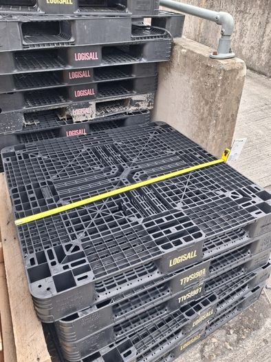 plastic pallets