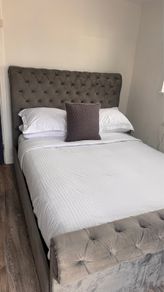 King size Sleigh bed