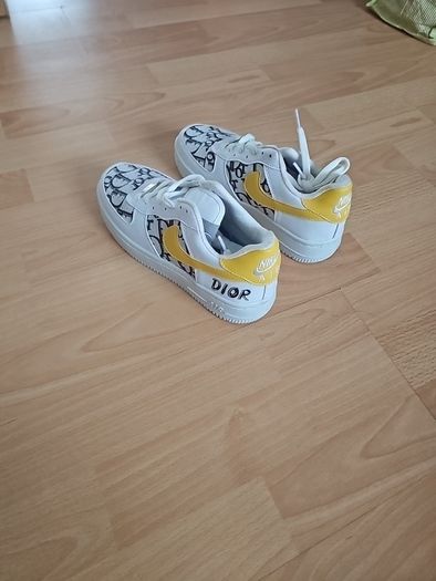 girls trainers