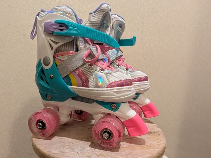 Kids Adjustable Unicorn Roller Skates (Light-Up Wheels) - Size S (UK 6C-9C)
