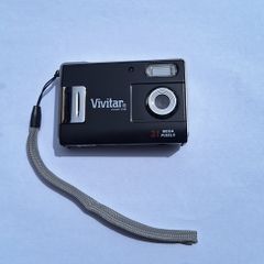 Vivitar Vivicam 3188 3.1MP Digital Camera takes 2 x AAA battery  in perfect working condition