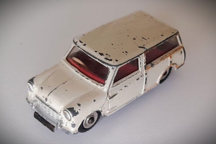 Diecast Vintage Dinky Toys Morris Mini Traveller - Fair to Good Original Condition/No Box