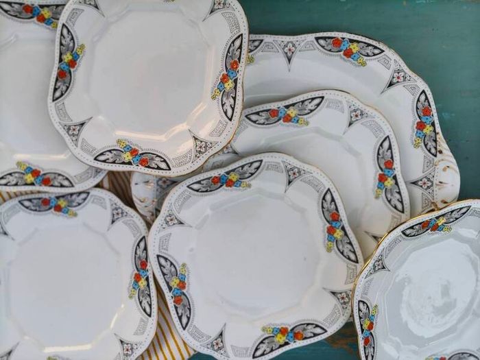 Vintage cake plate & 6 tea plates