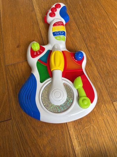 Toy guitar