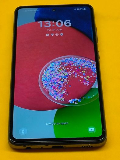 Samsung Galaxy A52s 5G 128GB Dual Sim Unlocked Black (LCD Has A small Crack)