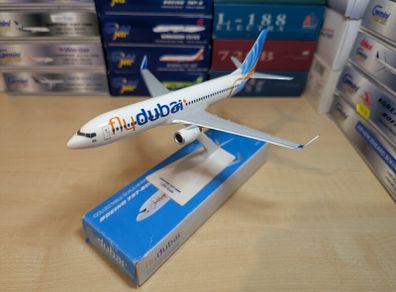 Fly Dubai 1:200 scale model airplane, Boeing 737-800 aircraft, NEW, very rare model