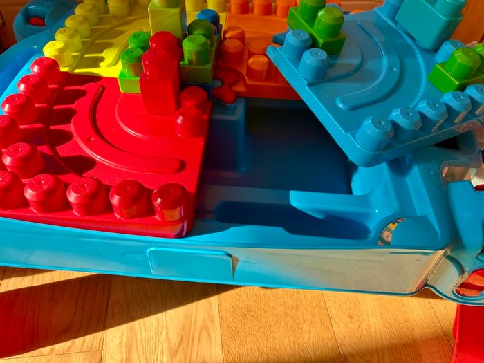 Duplo table and blocks