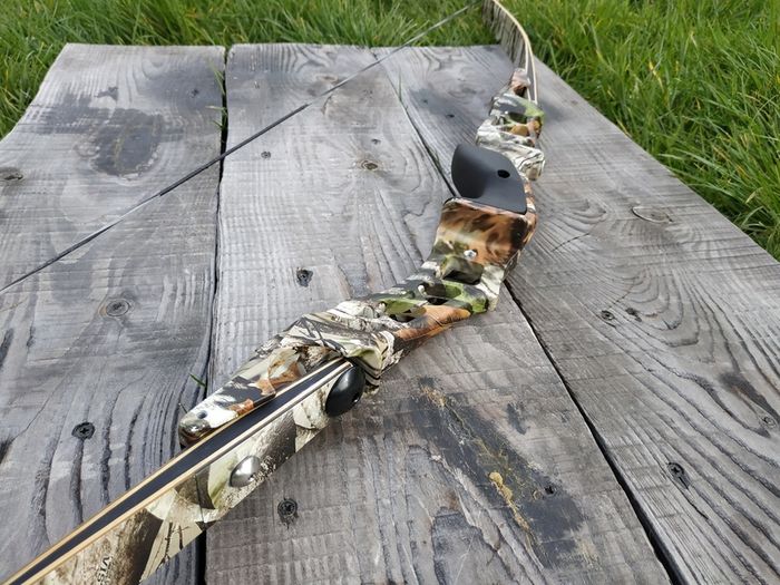 Archery Bow, 64" Recurve, ILF Limbs (30, 40, 50 lbs), +3x carbon arrows