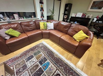 Electric reclining couch