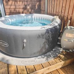 Lay-Z-Spa Miami AirJet Hot tub for Sale