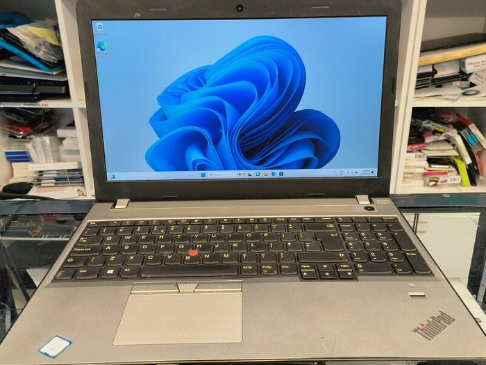 Lenovo E570 15.6" i5-7200U 256GB SSD 8GB Notebook Laptop Windows 11 Pro, USB-C HDMI VGA