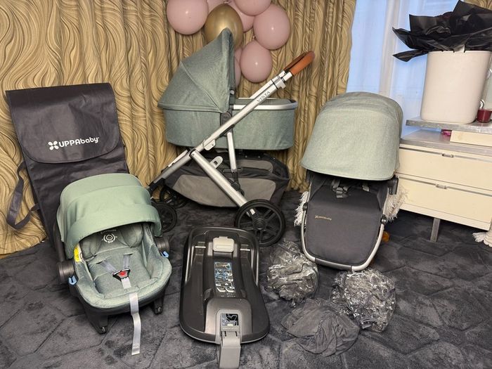 Full travel System Uppababy Vista V2 with car seat and isofix