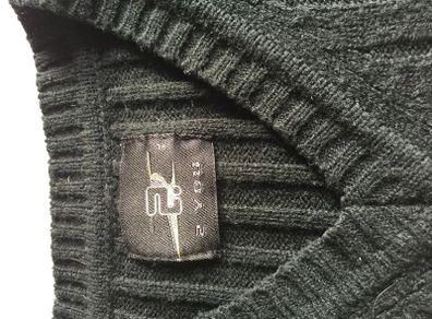Jumper for men v neck size xl