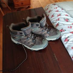 Hiking boots size 7