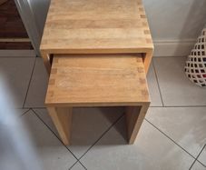 Set of 2 wood nesting tables