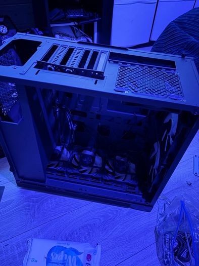 Gigabyte AORUS C300 Glass, a mid-tower