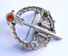 Vintage Scottish Celtic Penannular Style Brooch With Rhinestone Detailing, 80s 90s Jewellery.