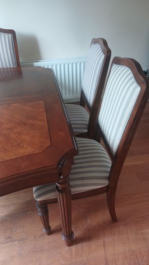 Dining table and 6 chairs