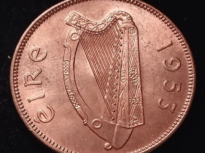 #812 - Ireland - 1953 - Half Penny - KM.10 - UNC