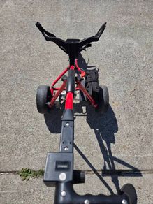 Electric golf trolley