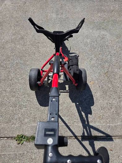 Electric golf trolley