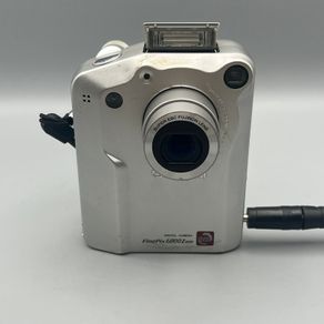 Fujifilm FinePix 6800 Zoom 3.1MP Digital Camera Silver - Tested