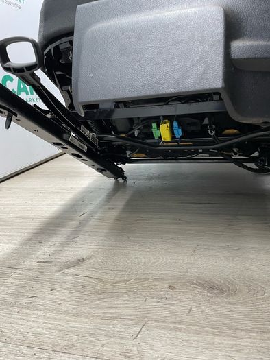 2011 Volkswagen Polo Front Seats