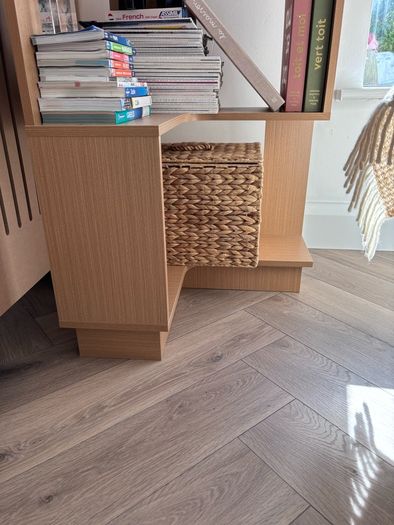 Corner bookshelve