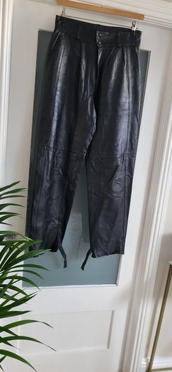 Vintage black genuine SPHINX leather pegged style high waisted pants with side and back pockets  14UK - Fit (12-14UK)