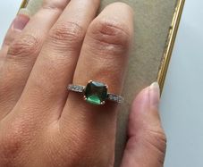 9ct Gold Ring With Green Stone