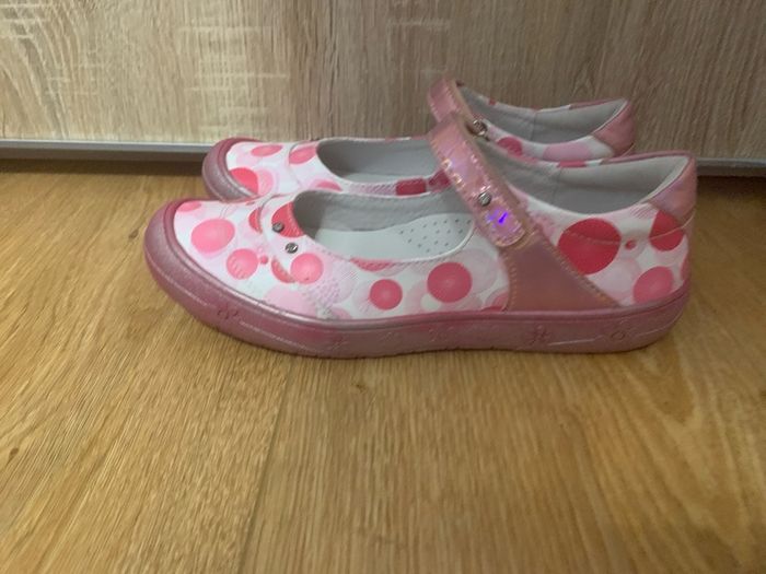Girls shoes size EU35