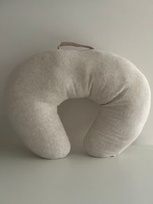 Breastfeeding pillow mama & papas like new
