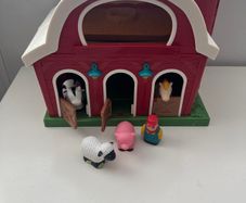Battat Big Red Barn animal farm playset