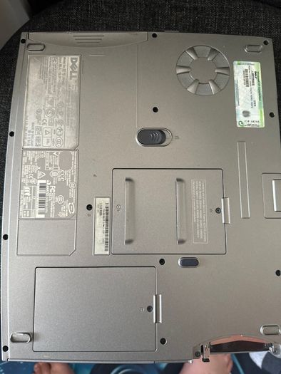 For parts - Dell Inspiriin 1150