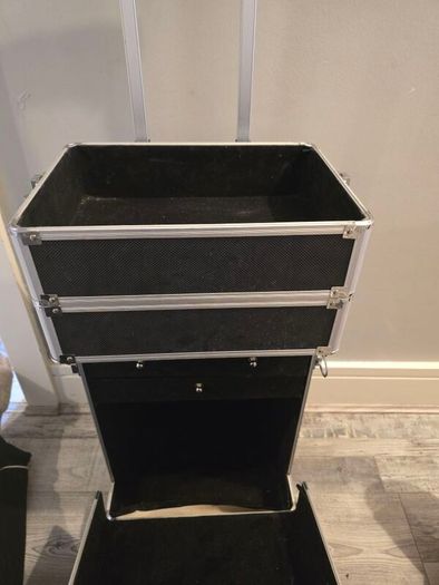 make up carrier