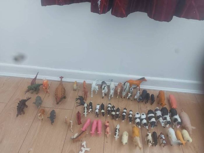 Animal figurines