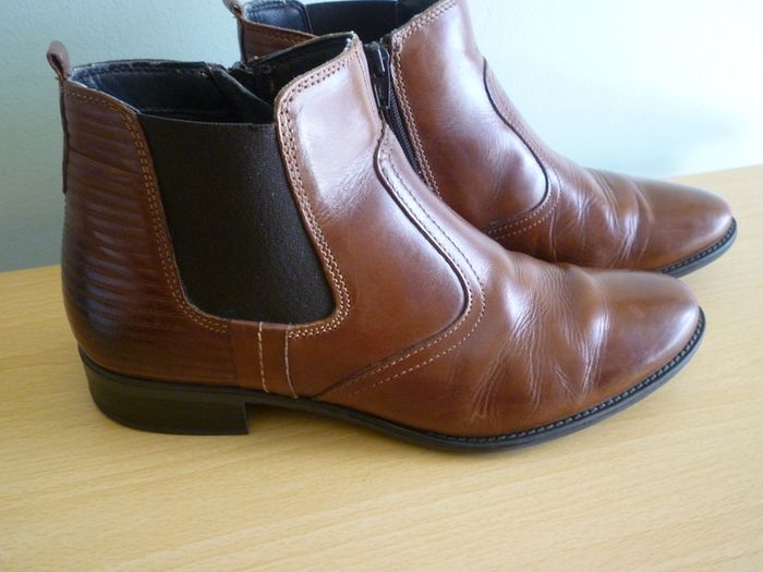 Brown Leather Chelsea Ladies Boots.  Side Zip. Colour Saddle Brown. Brand Ellen Blake.  Size Uk 6 / Eu 39.   In Very Good Condition. Quality Leather